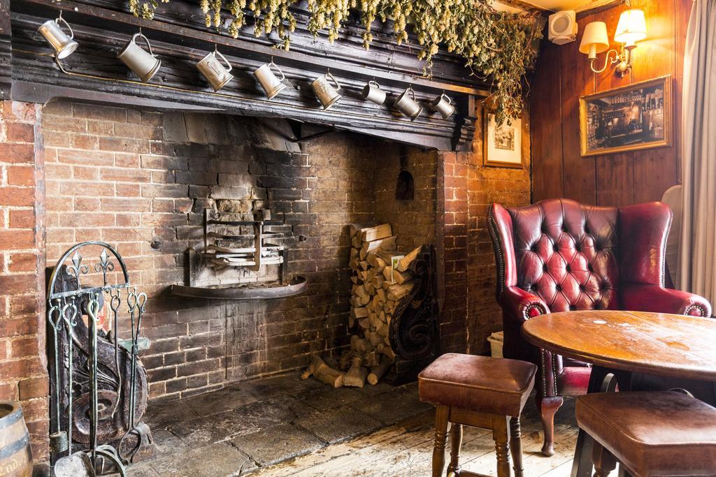 The Sun Inn Фавершам Экстерьер фото